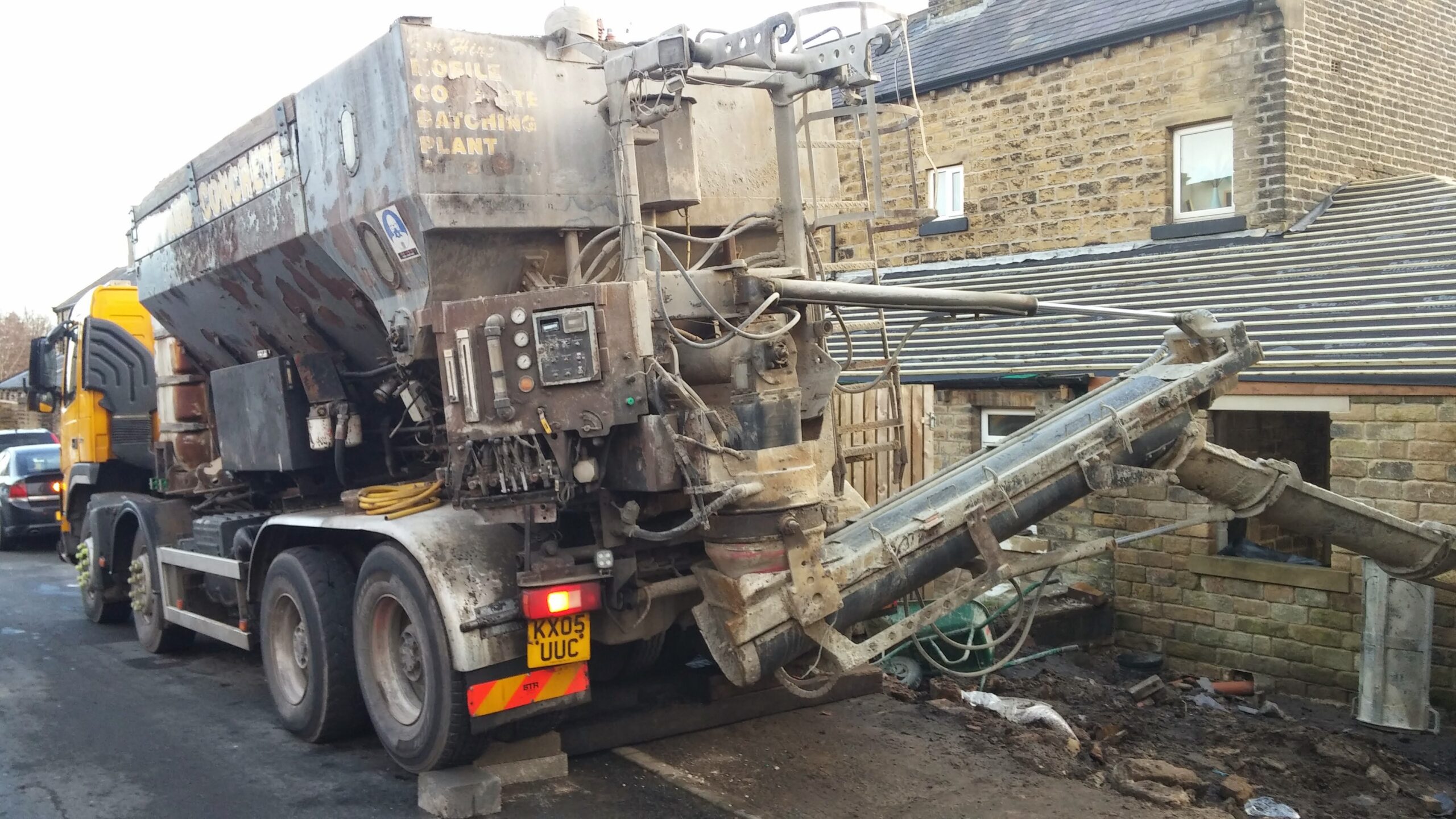 2005 Volvo Volumetric Concrete Mixer - Image 2