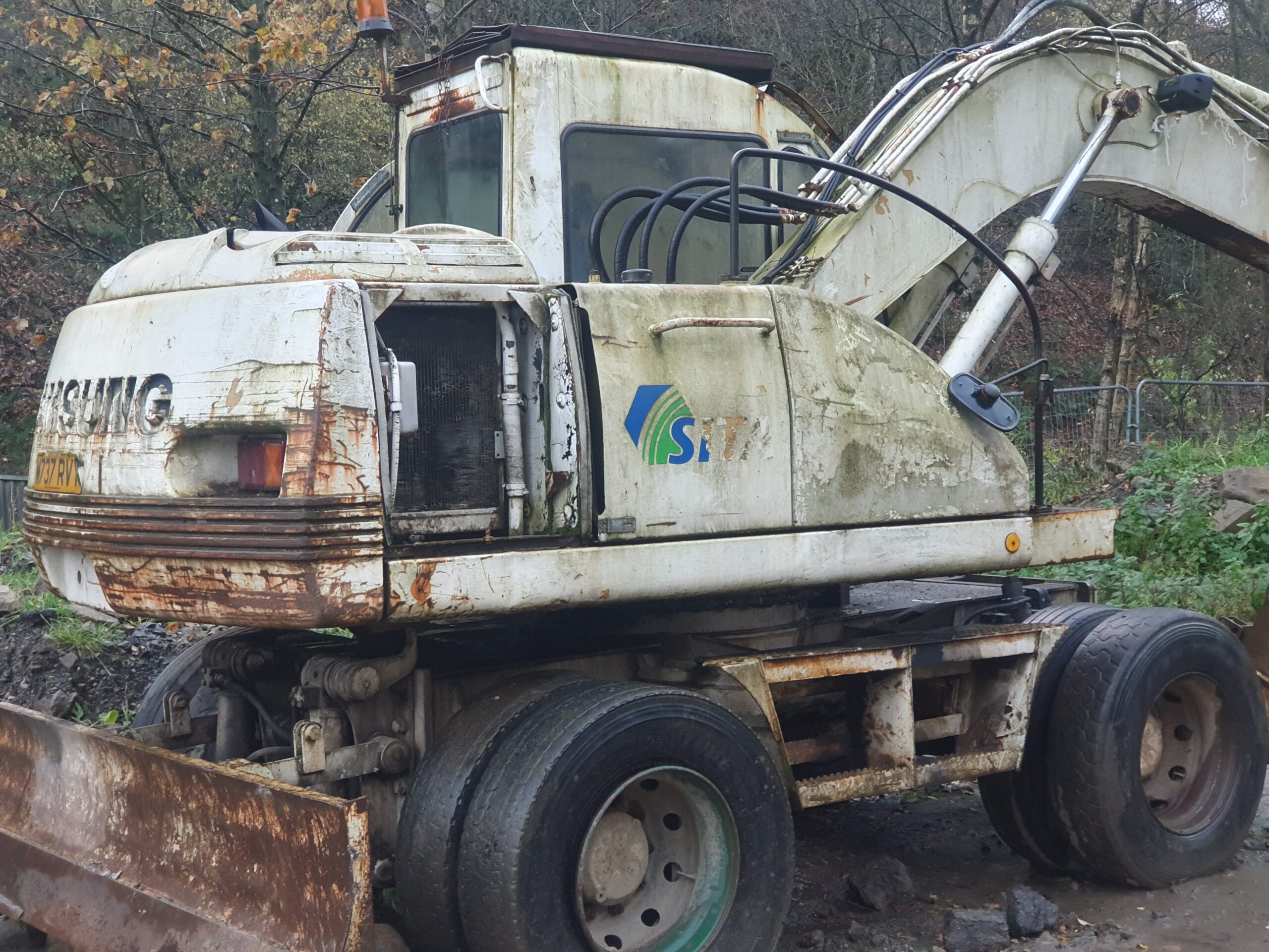 LISHING WHEELED EXCAVATOR - Image 2