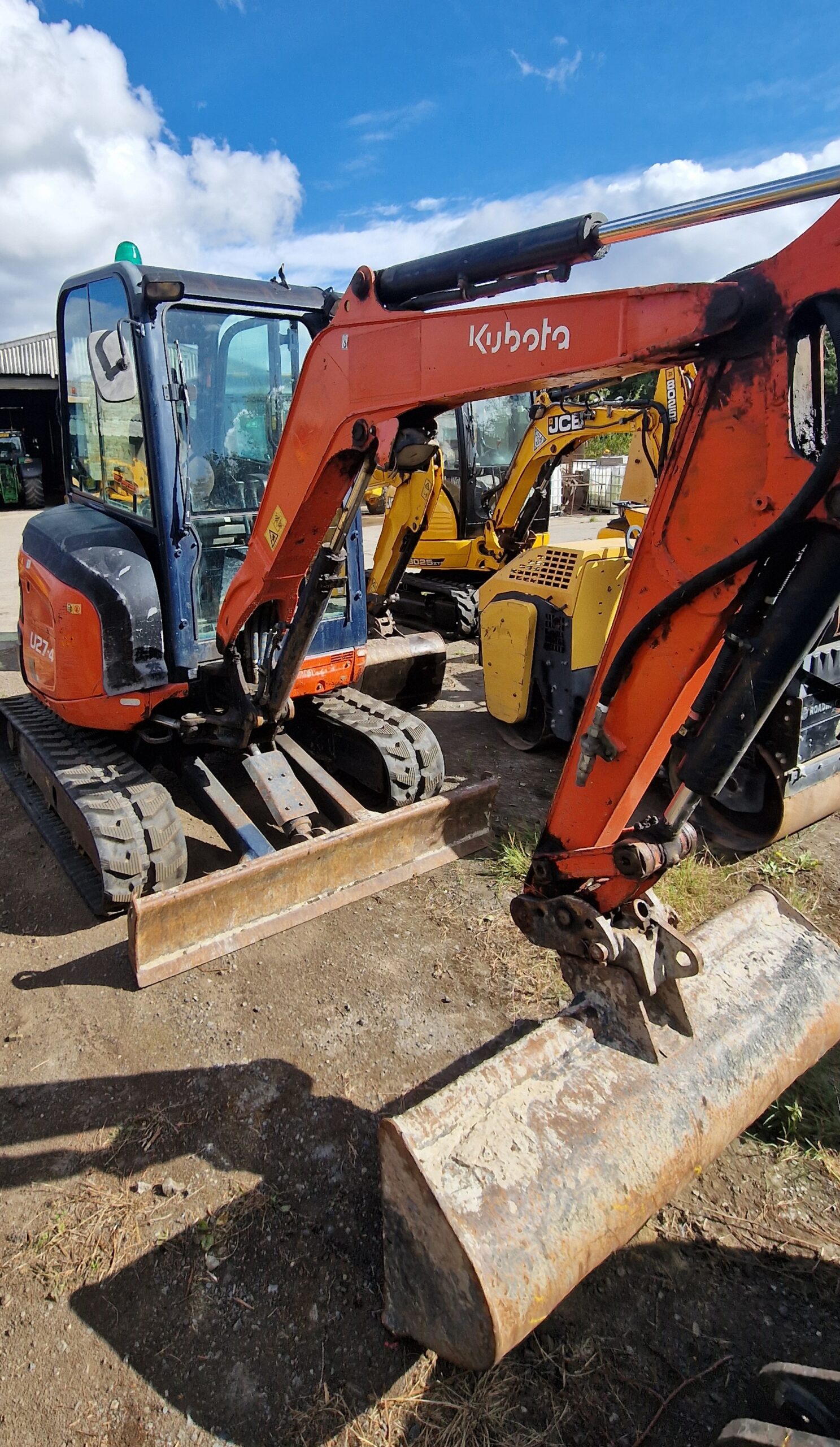 2014 Kubota U27-4 2.7 Ton Mini Excavator – 3,000 Hours - Image 2